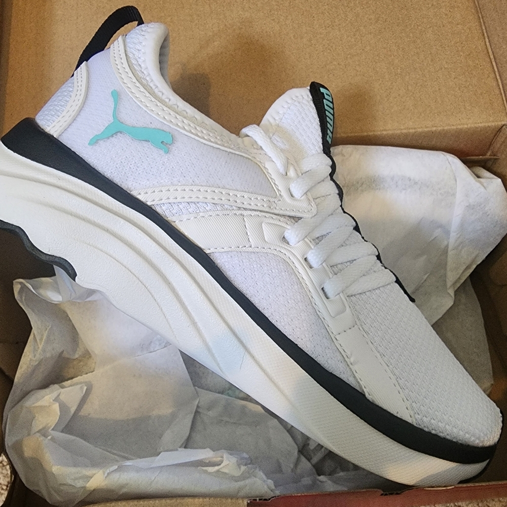Puma soft ride in white with angel blue size 6.5